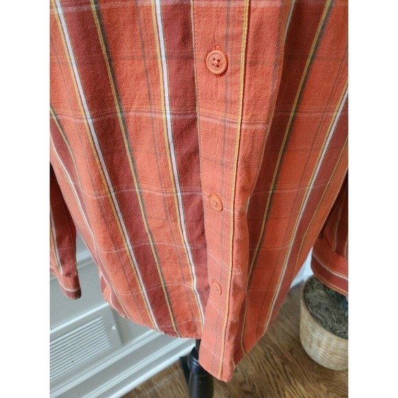 Columbia Women Nylon & Polyester Collared Long Sleeve Button Down Dress Shirt - Picture 4 of 10